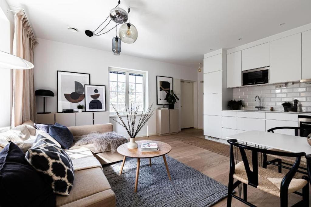 Beautiful And Modern Accommodation Near Stockholm City Kültér fotó