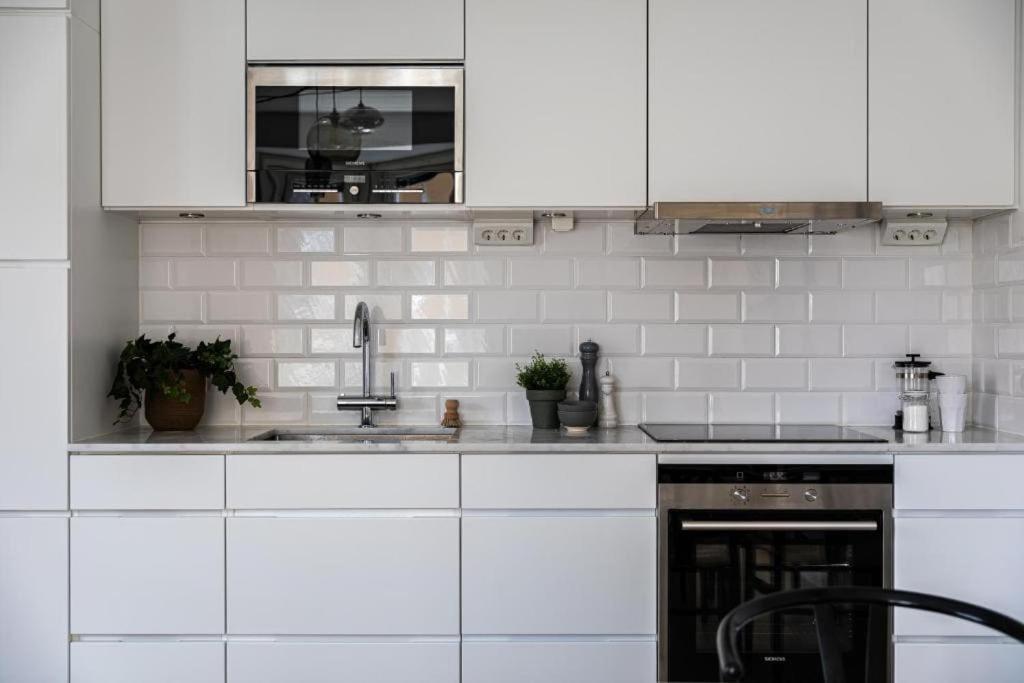 Beautiful And Modern Accommodation Near Stockholm City Kültér fotó