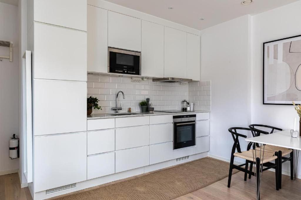 Beautiful And Modern Accommodation Near Stockholm City Kültér fotó