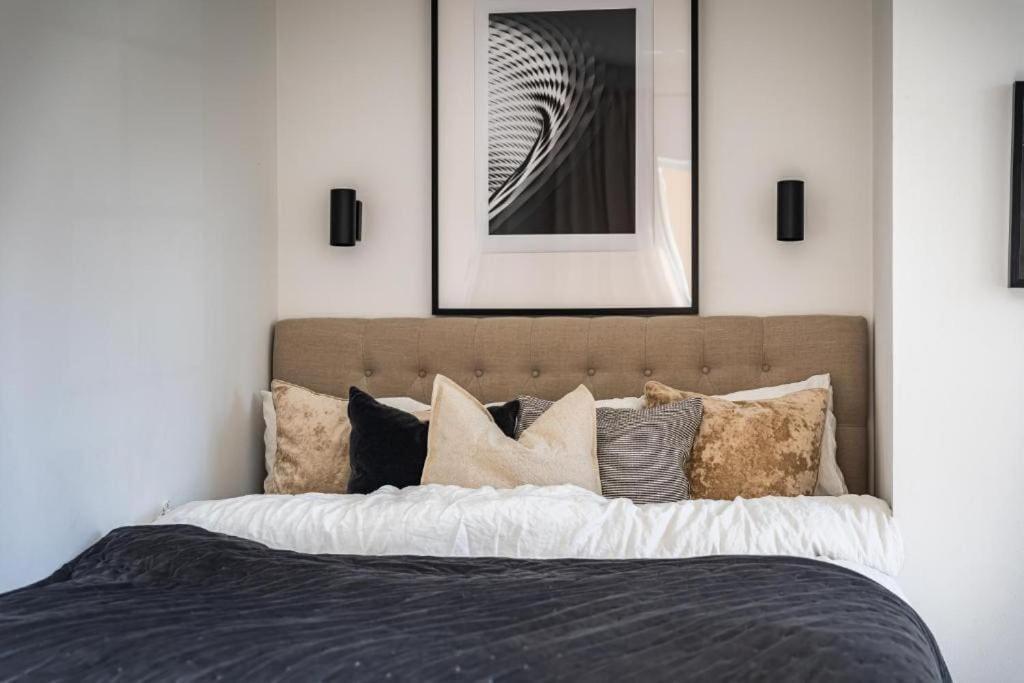 Beautiful And Modern Accommodation Near Stockholm City Kültér fotó